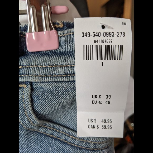 Hollister *NWT* High-Rise Mom Shorts w/ Daisy Print Size 1 - Picture 5 of 6